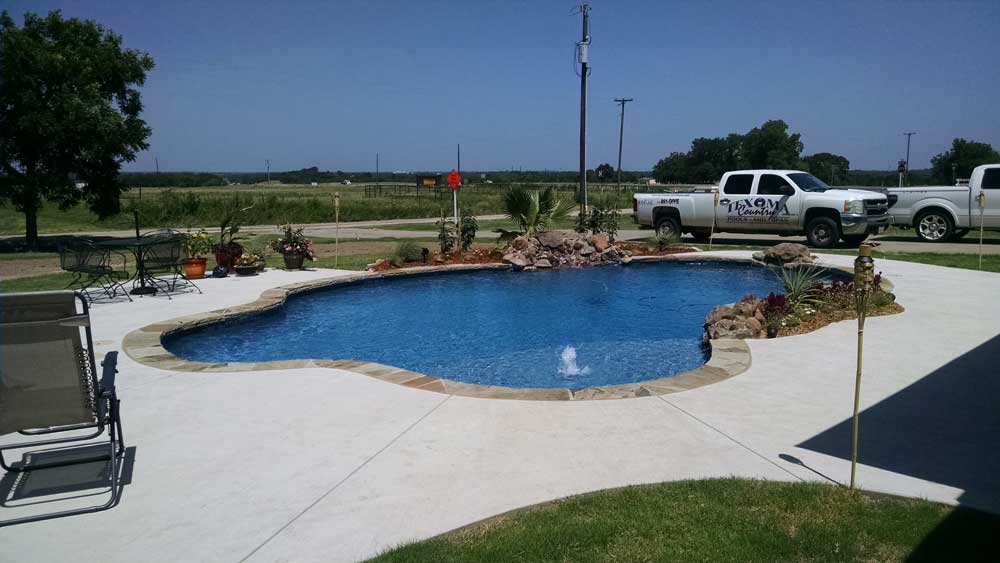 swimming pool bonham texas