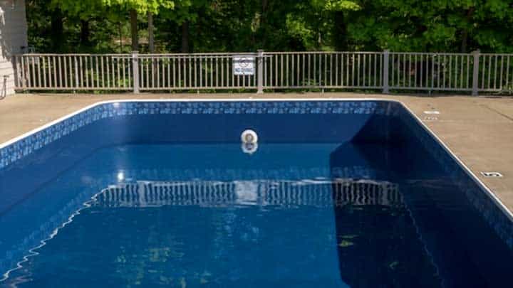 swimming pool with vinyl liner being filled up